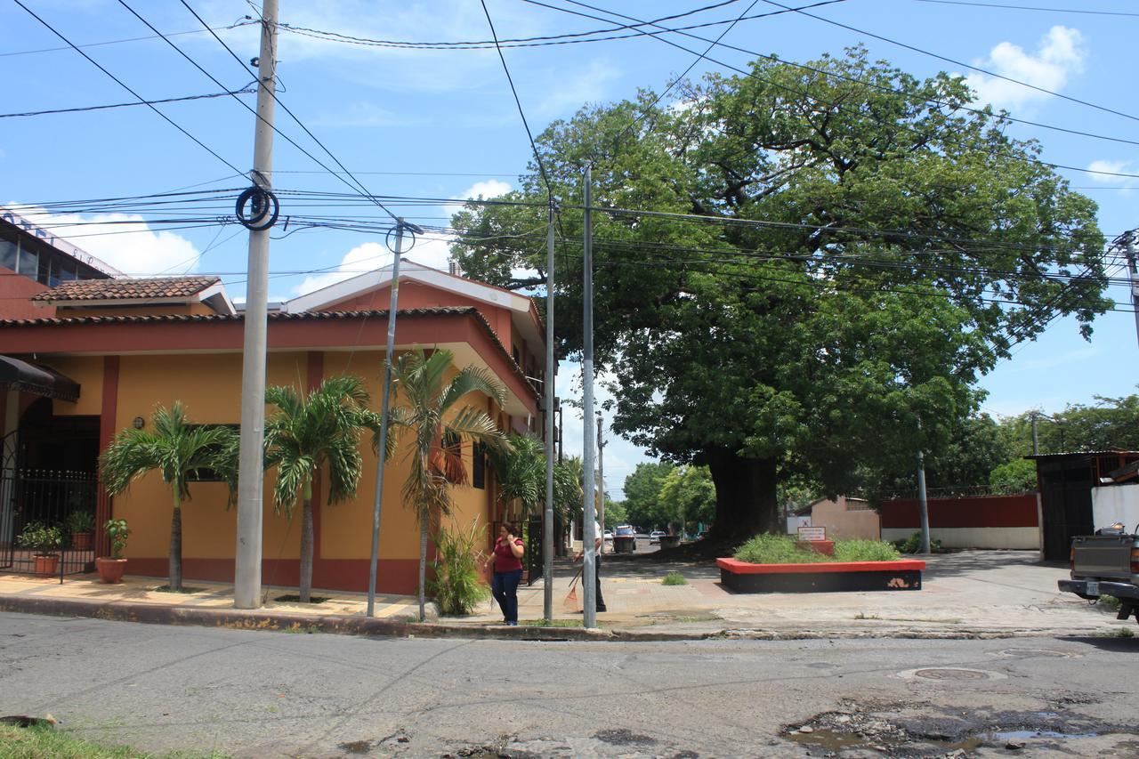 Hotel El Conquistador マナグア エクステリア 写真