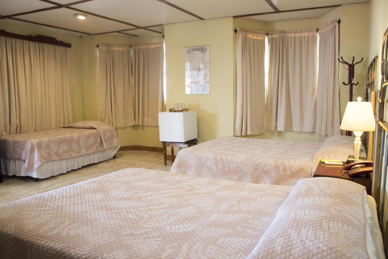 Hotel El Conquistador マナグア エクステリア 写真